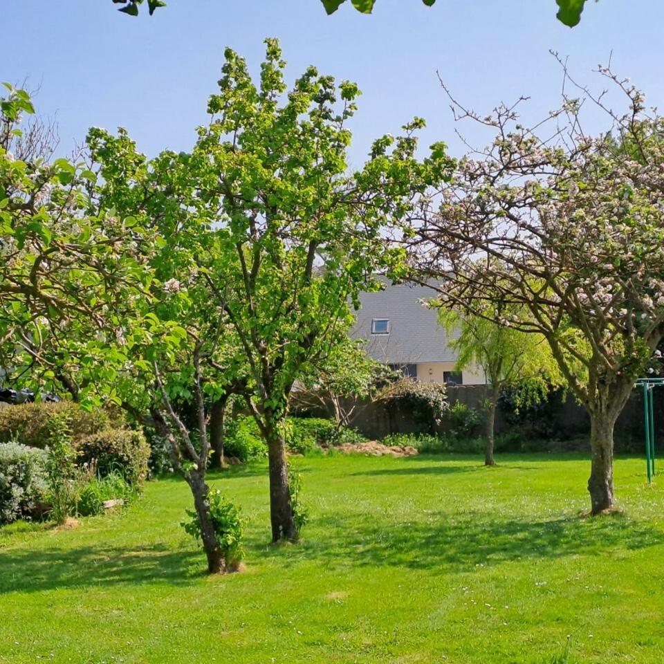 Gite Le Lac Cherrueix Exterior foto